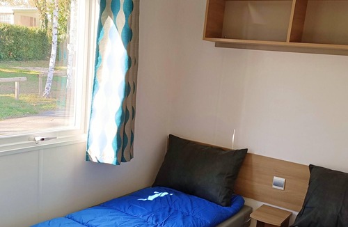 Coulanges House | Homerez - Bungalow for 6 ppl. with shared pool and terrace at Veuzain-sur-Loire