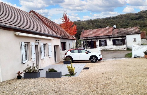 Estivareilles House | Homerez - Charming House with Pool in Estivareilles