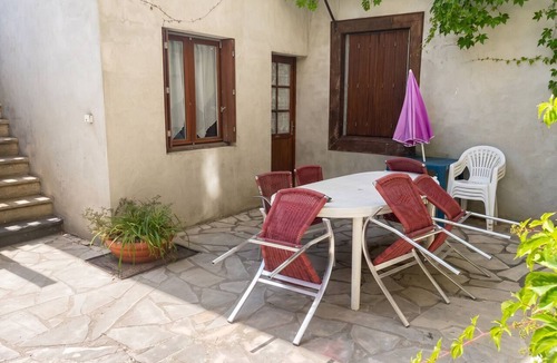 Neris-les-Bains Apartment | Homerez - Studio - Néris-les-Bains