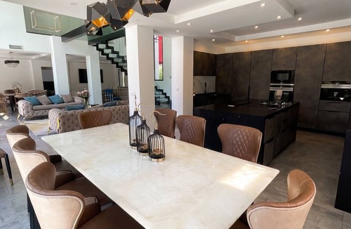 Caremeau Villa | Homerez - Villa with pool in Nîmes