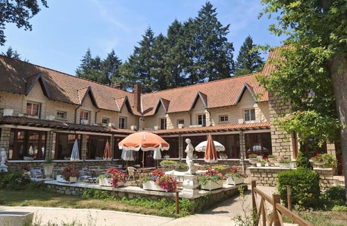 Lamorlaye Hotel | Hostellerie Du Lys