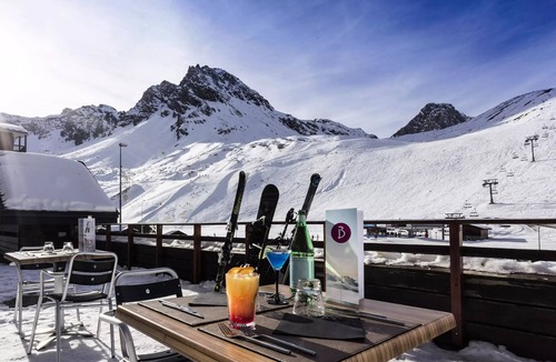 Val Claret Hotel | Hotel Tignes Le Diva - Breakfast - Classic Room 2 Adults + 2 Children with Balcony