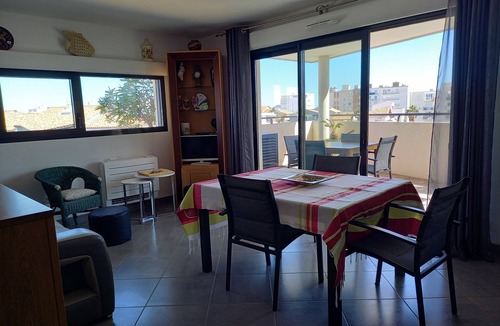 Palavas-les-Flots Condo | Ideally located apartment, 200m from Sarail beach, left bank.