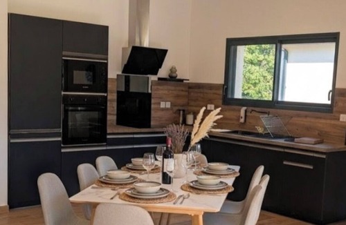 Grignan Villa | Jardin de Sévigné: Pool & Brunch - Grignan