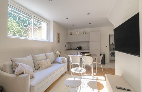 Saint-Didier-au-Mont-d'Or Apartment | Joli appartement T2, bien équipé, Saint-Didier