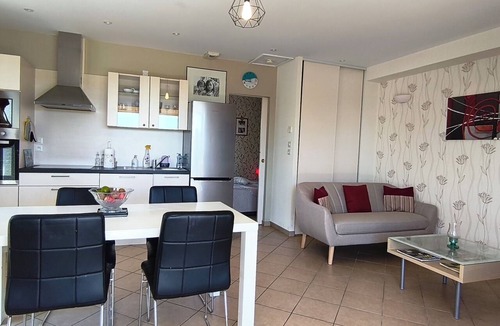 Piolenc Condo | Just 30 minutes from the river, a countryside vacation rental with a view of Mont Ventoux!