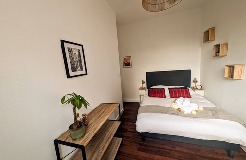 Republique - Tolstoi Apartment | L'évasion Lyonnaise : Confort & Lumière