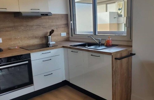 Vallieres Apartment | L'Appartement Soleil - Clermont Centre