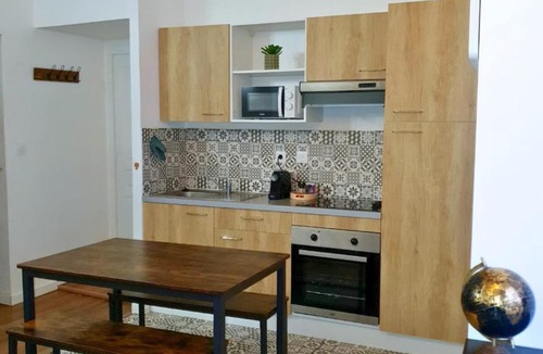 Grenoble City Centre Apartment | L'Atlas de la Bastille Downtown Tram Station