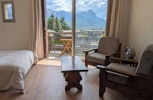 Embrun Apartment | L'Embrun des Cimes - Mountain View - 7-minute walk from the lake