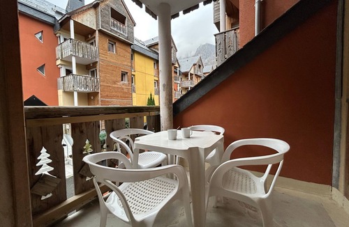 Cauterets Apartment | L'Izard, Pool & Spa, Parking
