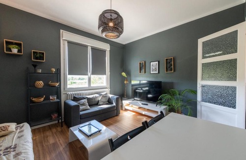 Grigny Apartment | La LYONNAISE - Climatisation - Proche Lyon et commodités, Transports, Tout équipé