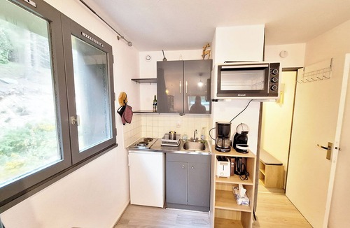 Pyrenees 2000 Apartment | La Parenthèse - Quiet cocoon with forest view 4 minutes from the slopes & ESF & shops