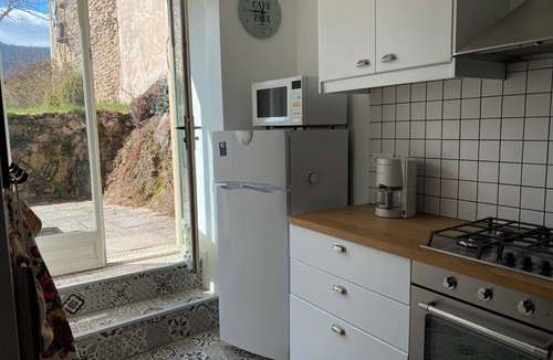 Villeneuve-dʼAllier House | La Pauze : Family Cottage by Allier Riverside