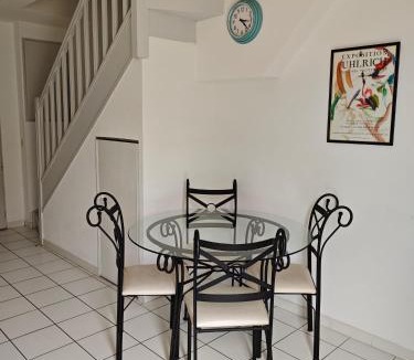 Saint-Saturnin-les-Avignon Apartment | La provençale