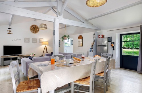 Saint-Gervais House | La Roseraie – Holiday Home for 6 Between Countryside and Sea