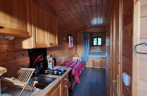 Bourbon-Lancy House | La Roulotte de Serre