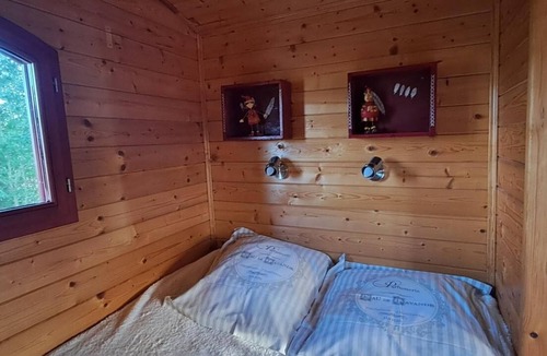 Bourbon-Lancy House | La Roulotte de Serre