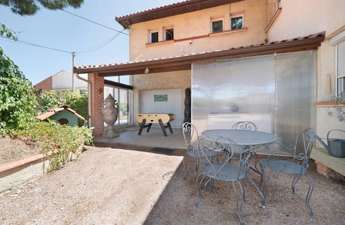 Castelginest House | La Villa Vigneronne: Holiday Home with Private Pool, Wi-Fi & Air Conditioning
