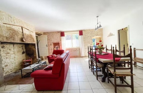 Martel Bed & Breakfast | ⭐ Large family estate – Pool, hot tub – Ideal for groups, sleeps 26