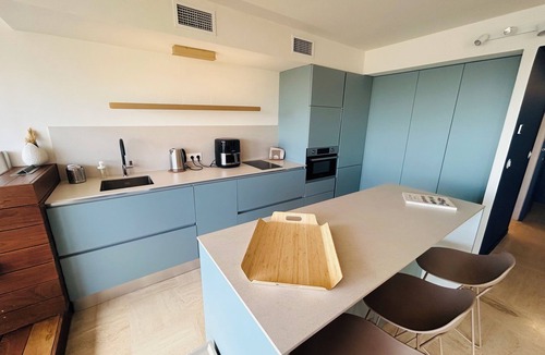 La Petite Motte Apartment | Large t2 with magnificent view of the port -wifi -Clim - parking