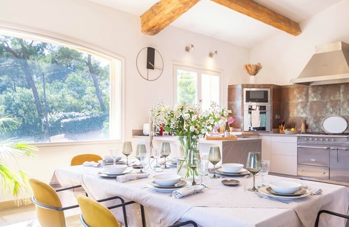 Le Tholonet Villa | Lavish Villa First Floor near Aix w/Pool & AC - Le Tholonet