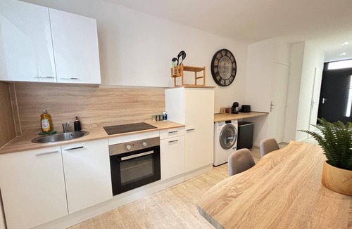 Roanne Apartment | Le Bois d'Ebène un séjour chic et agréable