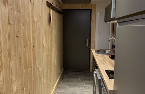 La Salle-les-Alpes Apartment | Le Cerf - Cosy, bright, WIFI, at the foot of the slopes