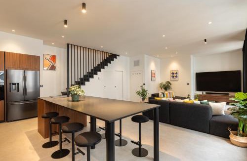 Voltaire - Saint Amour Apartment | Le Loft MOHOM - Bourse du Travail - 4 Bedrooms, 4 Bathrooms, 4 Parkings