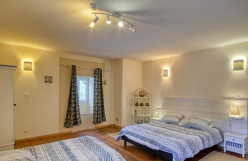 Orcival Villa | Le Paradis 30 km from Clermont-Ferrand, at the entrance of Orcival, charming town.
