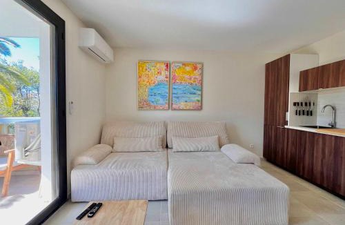 California - Pezou Apartment | LE TRAVOLTA avec merveilleuse terrasse, chic et lumineux à deux pas du centre-ville