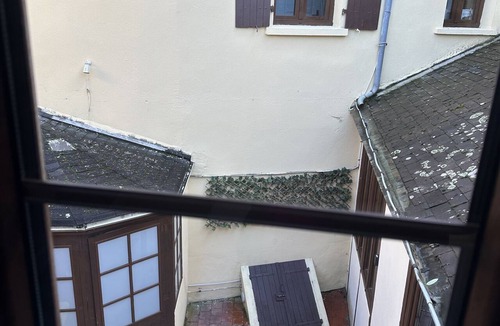 Romorantin-Lanthenay Apartment | Les 3 rois: Laura apartment with terrace