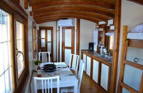 Meaudre Ski Chalet | Les Roulottes de Méaudre - Désirée