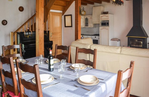 Saint-Mesmin House | Look forward to a wonderful break from everyday life in this vacation home.