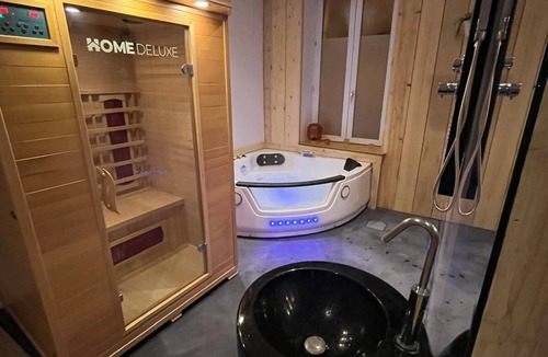Romans-sur-Isere Apartment | Loubottine sauna and balneo