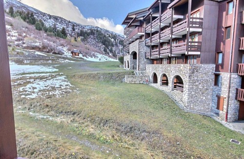 Meribel-Mottaret Apartment | Lovely 3-room apartment at the foot of the slopes in Méribel Mottaret
