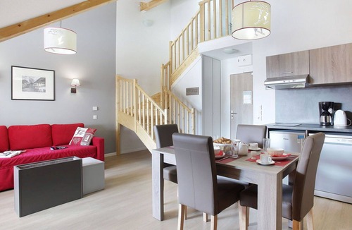 Le Serre Barbin Apartment | Lovely apartment for 6 people with pool, WIFI, TV and parking