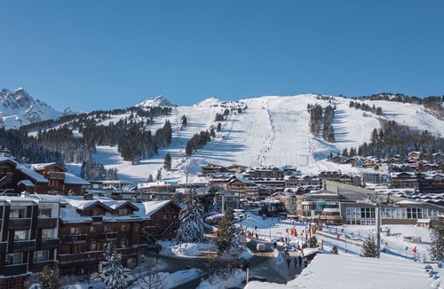 Courchevel Apartment | Luxurious apartment with spa and shuttle at Courchevel 1850