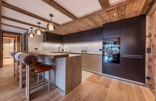 Meribel Centre Apartment | Luxury apartment, 3 bedrooms, fireplace, concierge 5*, ski room, non-smoking