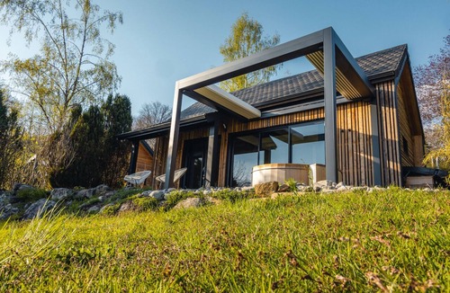 Champs-sur-Tarentaine-Marchal Ski Chalet | Luxury lodge with private spa in the heart of nature in the CANTAL