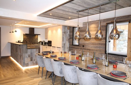 Champagny-en-Vanoise Ski Chalet | Luxury Self Cater Ski Chalet-Swimming Pool-Hot Tubs-Sauna- Walk to pistes