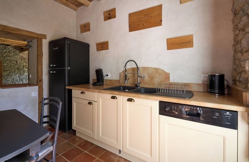 Alzonne House | Luxury Vineyard Retreat with Private Pool & Spa – Near Carcassonne