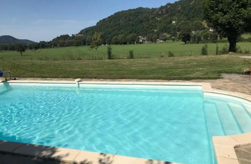 Laroquevieille Apartment | Maison 6 personnes au cœur de la nature avec piscine Parc des Volcans