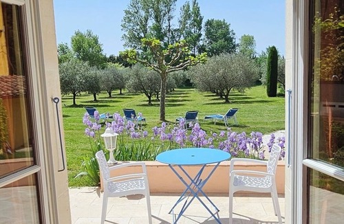 Tulette House | Maison d'hôtes La Ramade, 5 chambres et table d'hôtes en Provence (12 pers)
