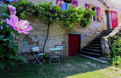 Rignac House | Maison de Campagne Rénovée Avec Piscine, Entre Rocamadour et Padirac