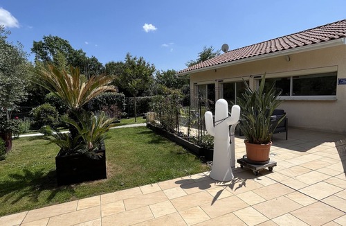 Coufouleux House | Maison de Vacances Piscine Partagée Parking Privé et Sécurisé Grand Espaces