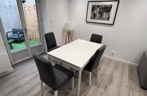 Ceyrat House | Maison des Volcans - 3 double bedrooms - 2 bathrooms - Patio - Wifi