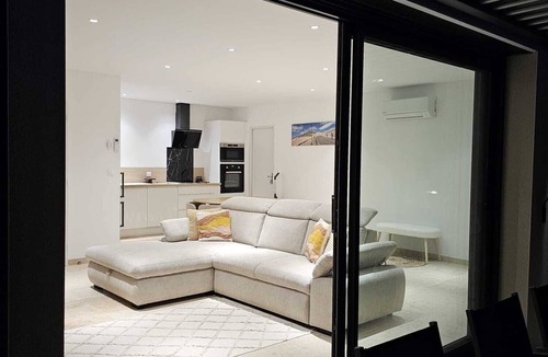 Aubignan House | Maison Palma: Comfort and private heated pool in the heart of Provence