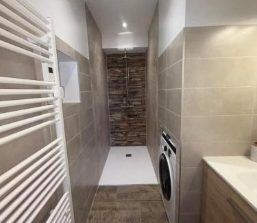 Trezelles House | Maison tout confort pour 2-4 personnes, proche du PAL
