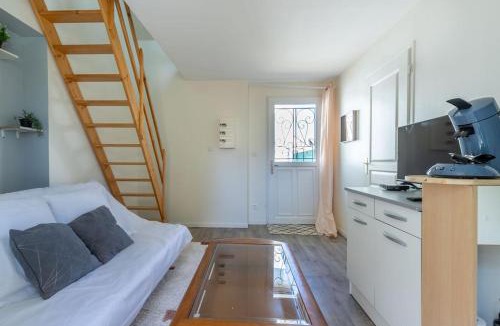 Barriere Saint Marc House | Maisonnette cosy proche des 2 Gares et du centre ville Orléans